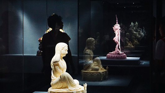“瓷臻觉福”明清内造藏传佛像德化瓷艺传承展在京开幕 - 憨鼠网