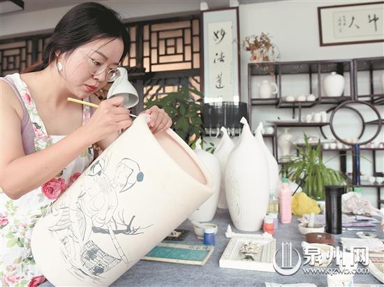 坚持传统与创新 青年陶瓷艺术大师 “争艳杯”赛获金奖 - 憨鼠网