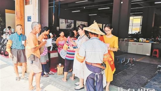 一家义务理发 一家免费奉茶 山城小店义举暖人心 - 憨鼠网