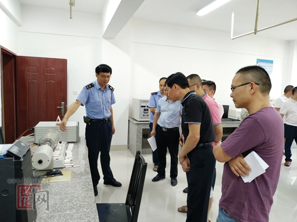 县市场监管局开展“质量开放日”活动 - 憨鼠网