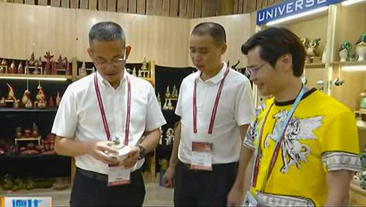 县长黄文捷赴广交会看望我县参展企业 - 憨鼠网