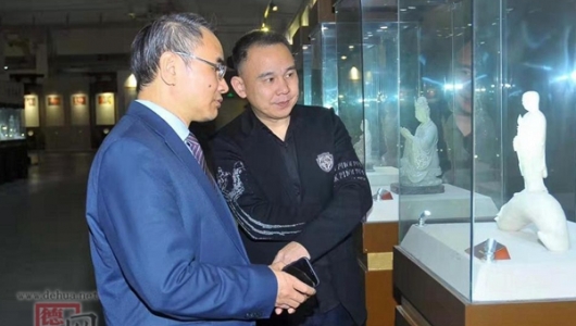 上海艺术品博物馆理事长胡木清到德化考察陶瓷产业 - 憨鼠网