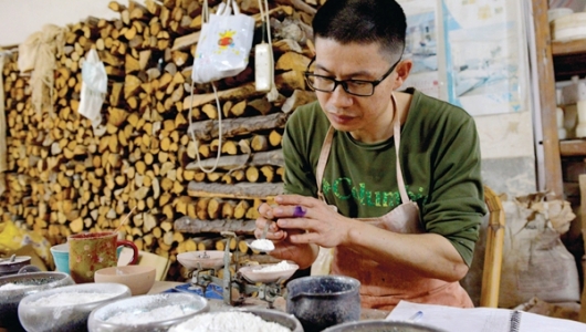郑国良:白土地上的“黑骑士” - 憨鼠网