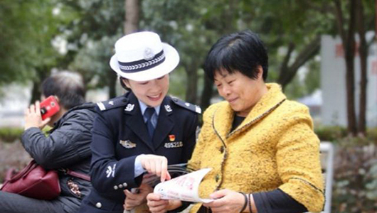 【网络中国节•春节】德化县公安交警借“110宣传日” 掀春运宣传热潮 - 憨鼠网