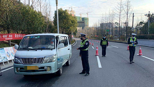 德化县公安局交警大队站好春运最后一班岗 - 憨鼠网
