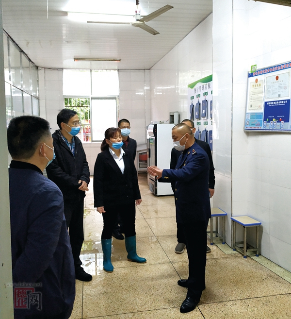 县市场监管局开展复学学校食堂食品安全检查 - 憨鼠网