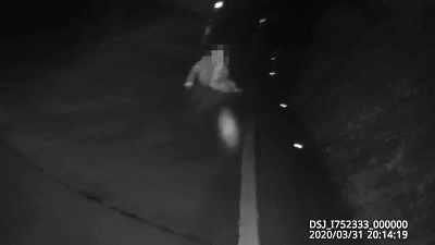 耄耋老人独行20几公里迷路 民警帮忙找到家 - 憨鼠网