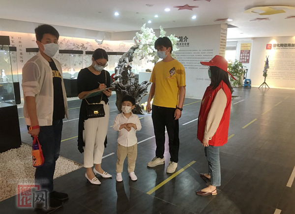 县文旅局党支部：发挥战斗堡垒作用，切实保障旅游市场安全有序运行 - 憨鼠网