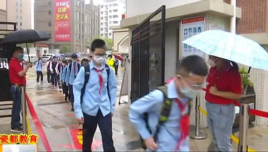 小学六年级学生返校复课 - 憨鼠网