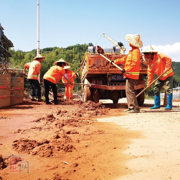 处置路面污染 确保公路安畅 - 憨鼠网