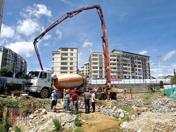 加紧推进公共泊车位建设 - 憨鼠网