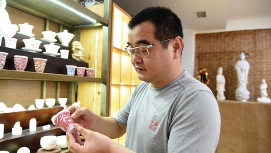 徐华文：追求艺术的独一无二 - 憨鼠网