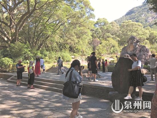 国庆节、中秋节假期景区按最大接待量75%限流 - 憨鼠网
