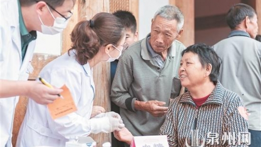 假期下乡送关爱 志愿服务暖人心 - 憨鼠网