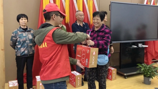 九九重阳节 浓浓敬老情 - 憨鼠网
