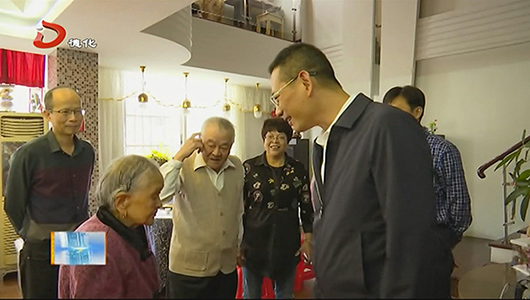 县长走访慰问百岁老人和特困老人 - 憨鼠网