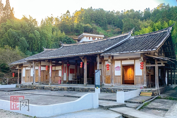 白瓷立体汉字妙趣横生 - 憨鼠网