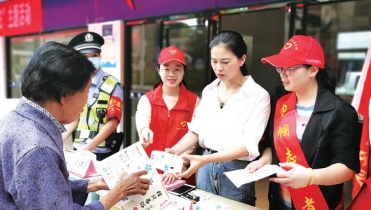 驻村干部 | 黄秋舫：脚上有泥土 心中有真情 - 憨鼠网