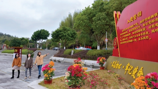 党建联动点燃乡村振兴“红色引擎” - 憨鼠网