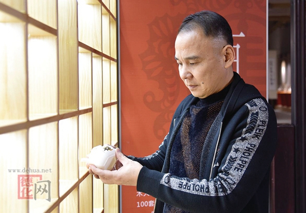 【政协委员风采】徐建勇：履行委员职责 弘扬陶瓷文化 - 憨鼠网