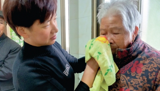 婆媳关系好 羡煞众乡亲 - 憨鼠网