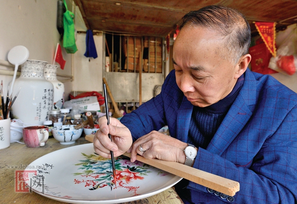 “以善作瓷”描绘爱的蓝天 - 憨鼠网