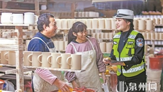 交通宣传进企业 警企共建平安路 - 憨鼠网