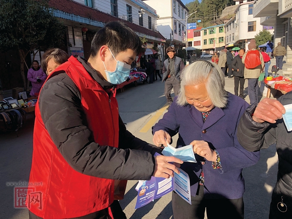 杨梅乡志愿服务暖寒冬 - 憨鼠网