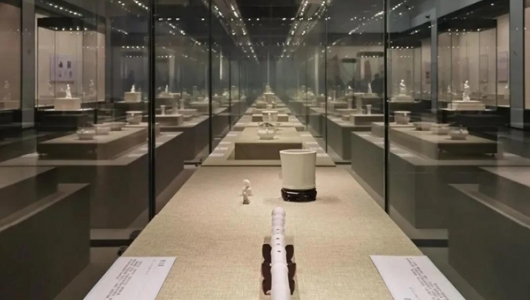 绵阳市博物馆举办德化瓷展，用93件珍品讲述德化窑瓷的历史故事 - 憨鼠网
