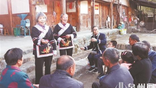 【网络中国节·春节】葛坑镇龙塔畲族村的留守老人和儿童唱响山歌庆佳节 - 憨鼠网