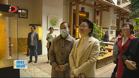 “翰墨飘香 红心向党”瓷都女子画院书、画、瓷作品联展开幕 - 憨鼠网
