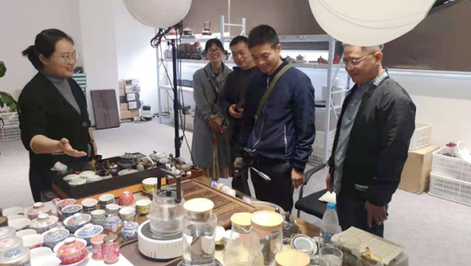 德化职校走进德化抖音电商直播基地 - 憨鼠网