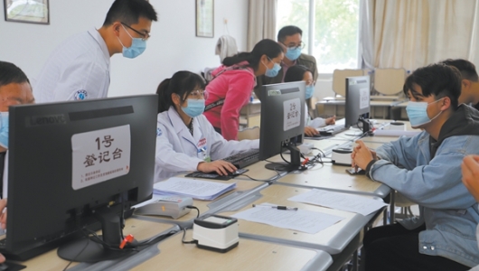 我县新冠病毒疫苗移动接种点正式启用 - 憨鼠网