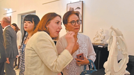 妈祖世界 瓷行天下——徳化白瓷精品展首次在外国驻华大使馆举办 - 憨鼠网