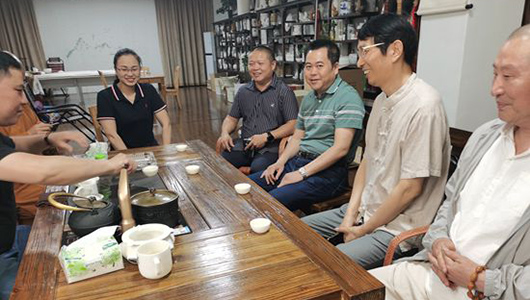 书画艺术与陶瓷行业融合茶话会召开 - 憨鼠网