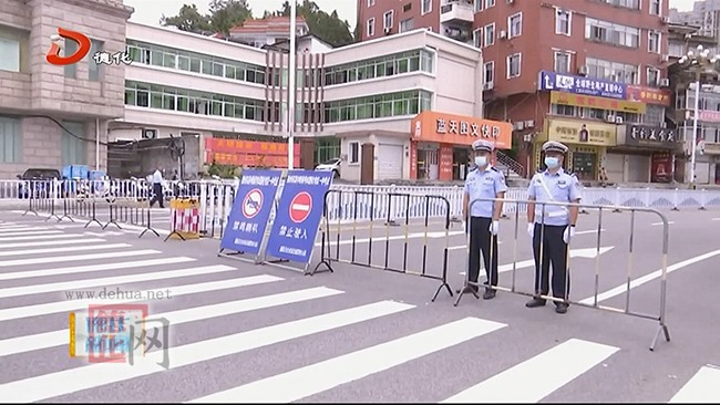 县交警大队：为考生保驾护航 - 憨鼠网