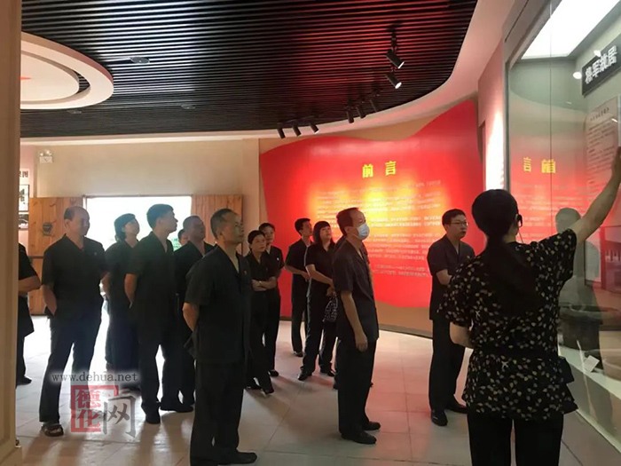 德化法院开展“弘扬英模精神 传承红色基因”主题党日活动 - 憨鼠网