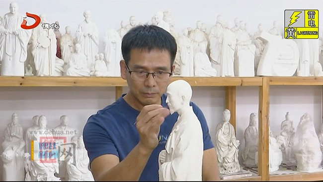 庄少卿：禅意人生 一轮明月照禅心 - 憨鼠网