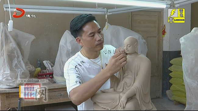 徐文守：传承创新 赋予瓷土强大生命力 - 憨鼠网